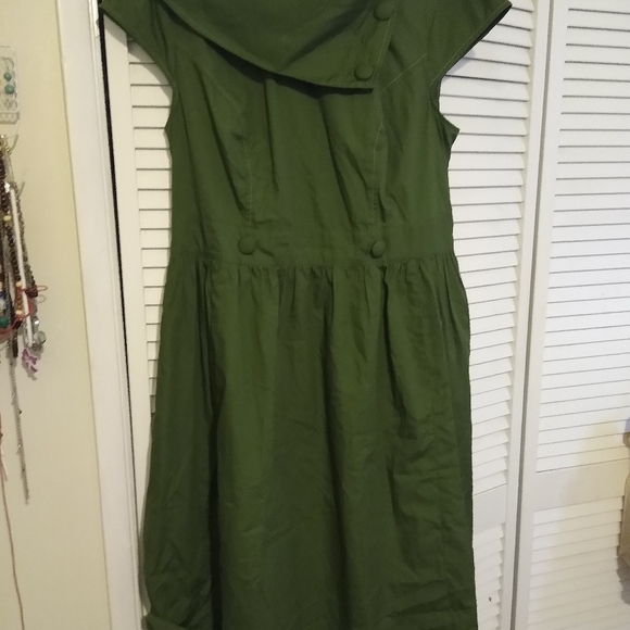 Eshakti dress - Picture 2 of 2